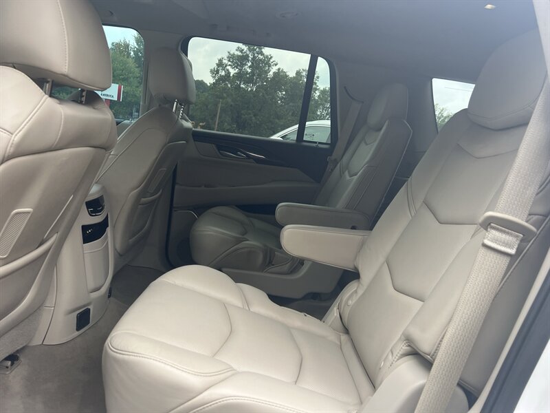 Used 2016 Cadillac Escalade Premium AWD/4WD image 16