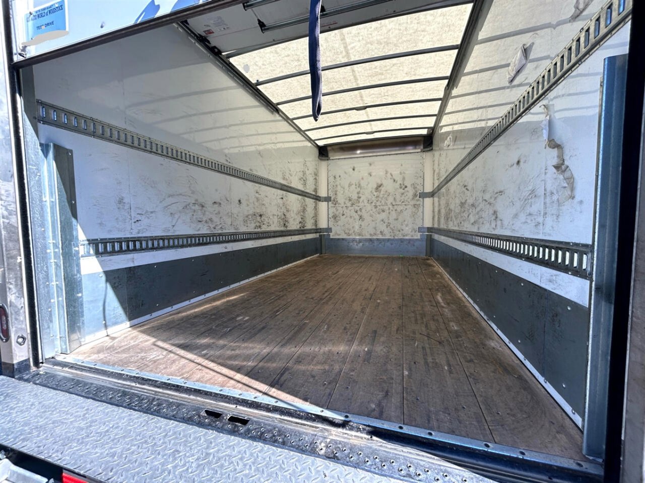 Used 2023 Chevrolet Low Cab Forward 5500XD image 26