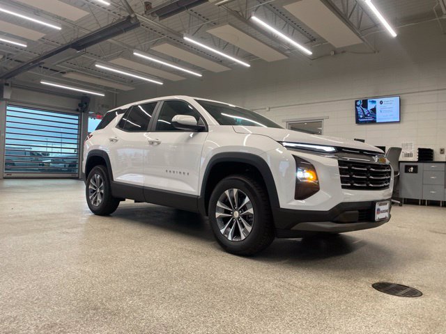 New 2027 Chevrolet Equinox LT AWD/4WD image 3
