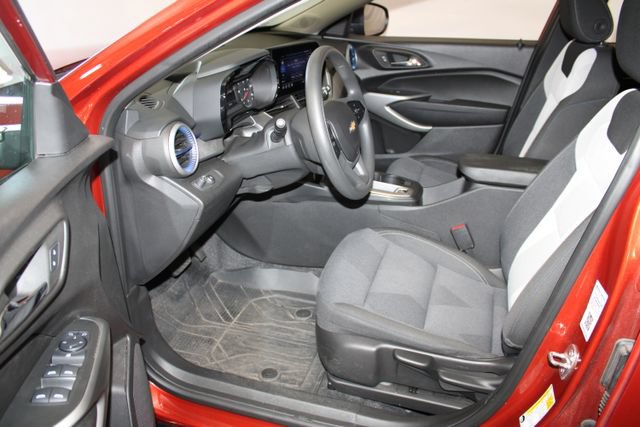 Used 2024 Chevrolet Trax LS FWD image 7