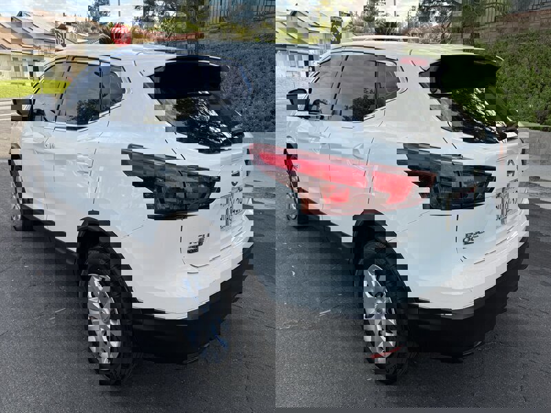 Used 2019 Nissan Rogue Sport S image 5