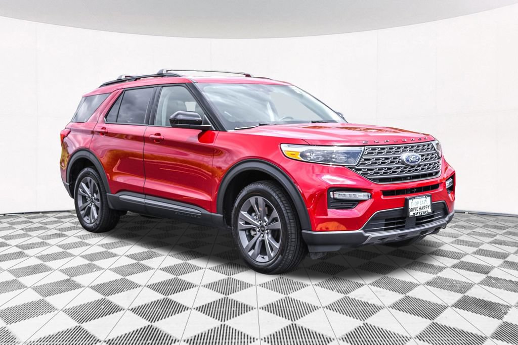 Used 2024 Ford Explorer XLT w/ Equipment Group 202A AWD/4WD image 12