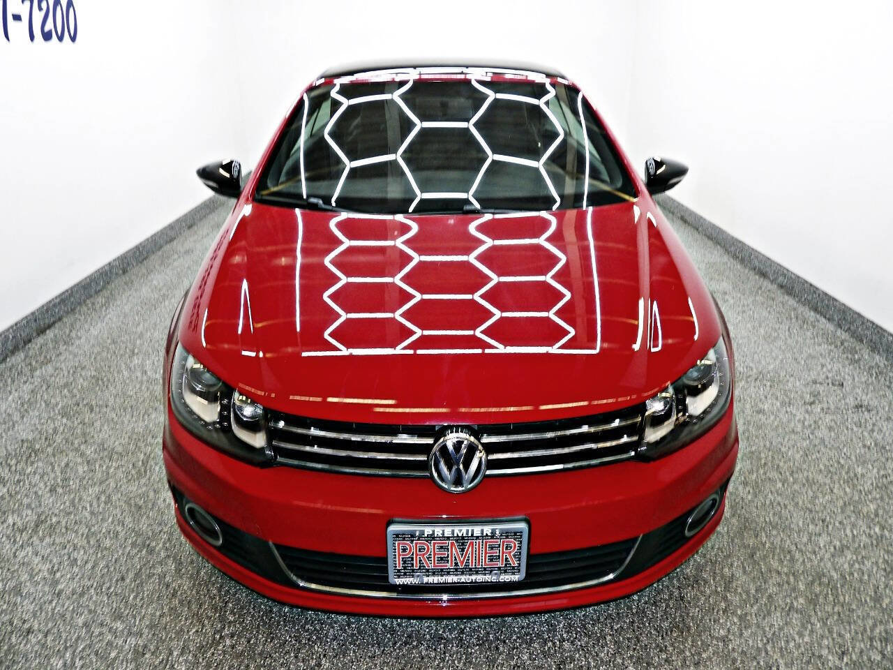 Used 2014 Volkswagen Eos image 2