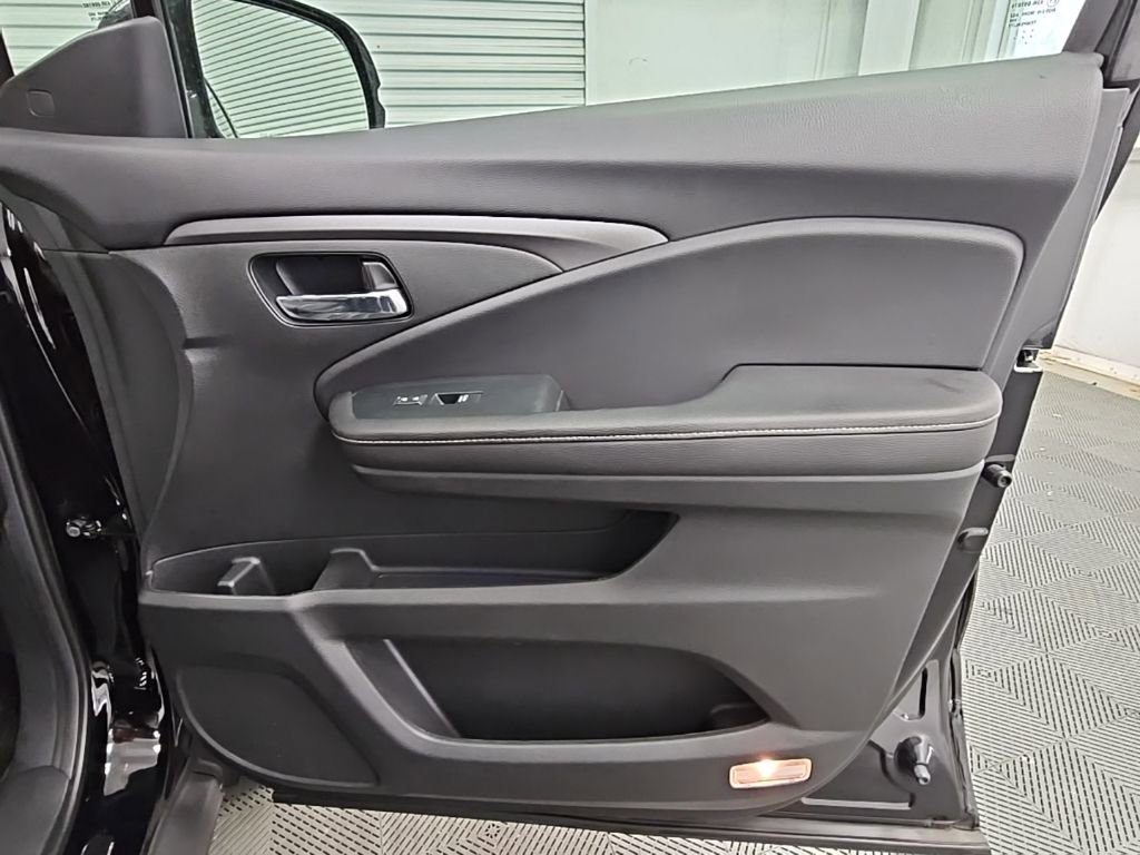 Used 2023 Honda Ridgeline RTL-E image 44