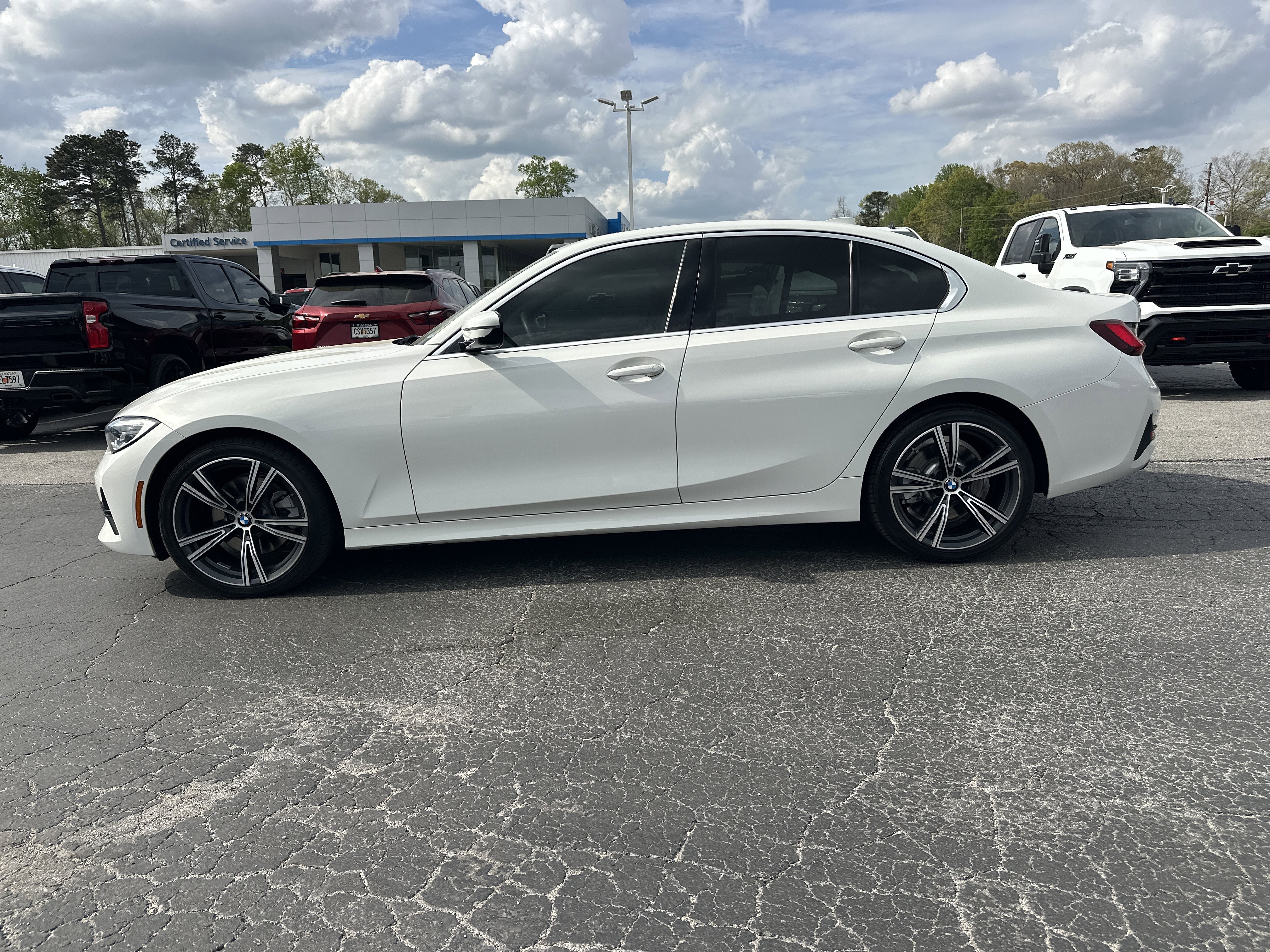 Used 2022 BMW 330i xDrive Sedan w/ Premium Package image 5