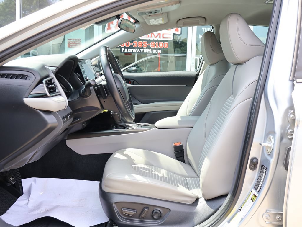 Used 2022 Toyota Camry SE FWD image 11