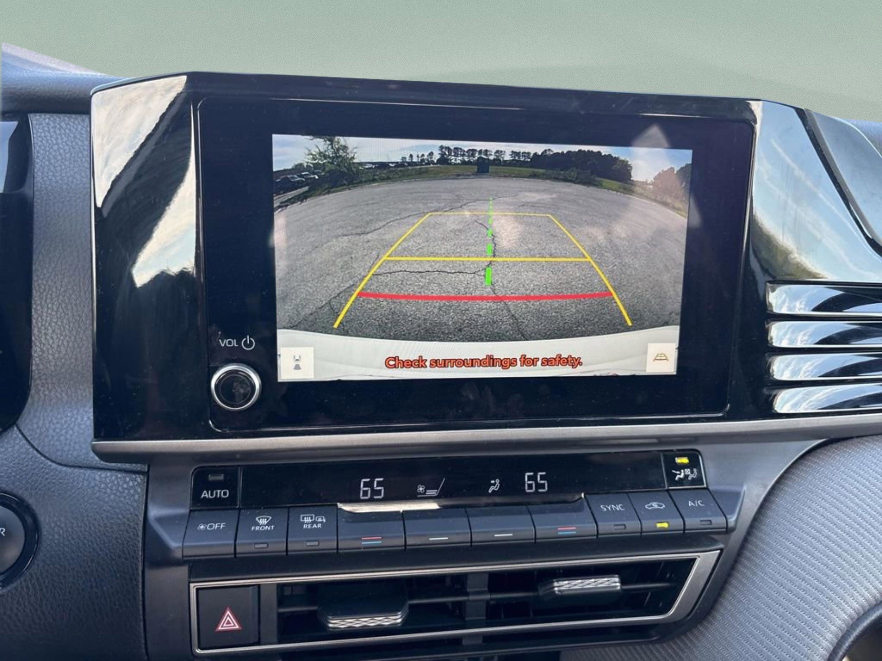 Used 2025 Toyota Camry SE image 22