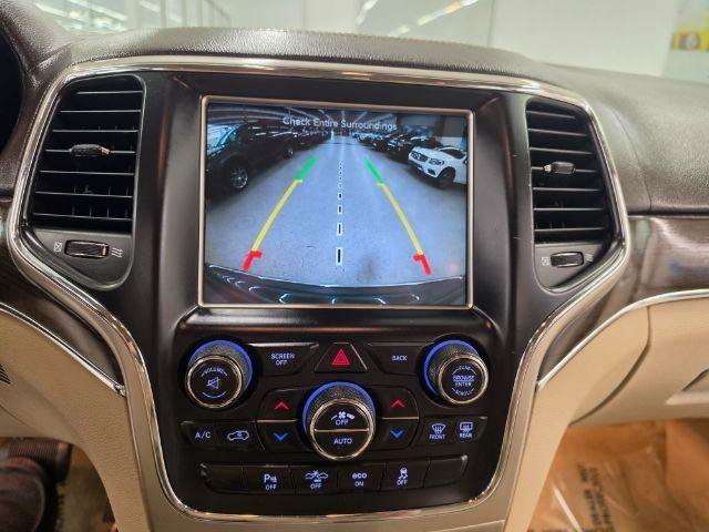 Used 2014 Jeep Grand Cherokee Overland w/ Advanced Technology Group AWD/4WD image 18