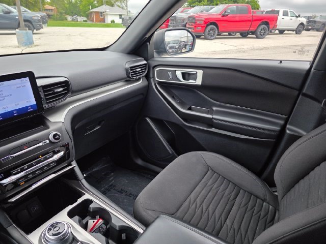 Used 2020 Ford Explorer XLT w/ Comfort Package AWD/4WD image 34