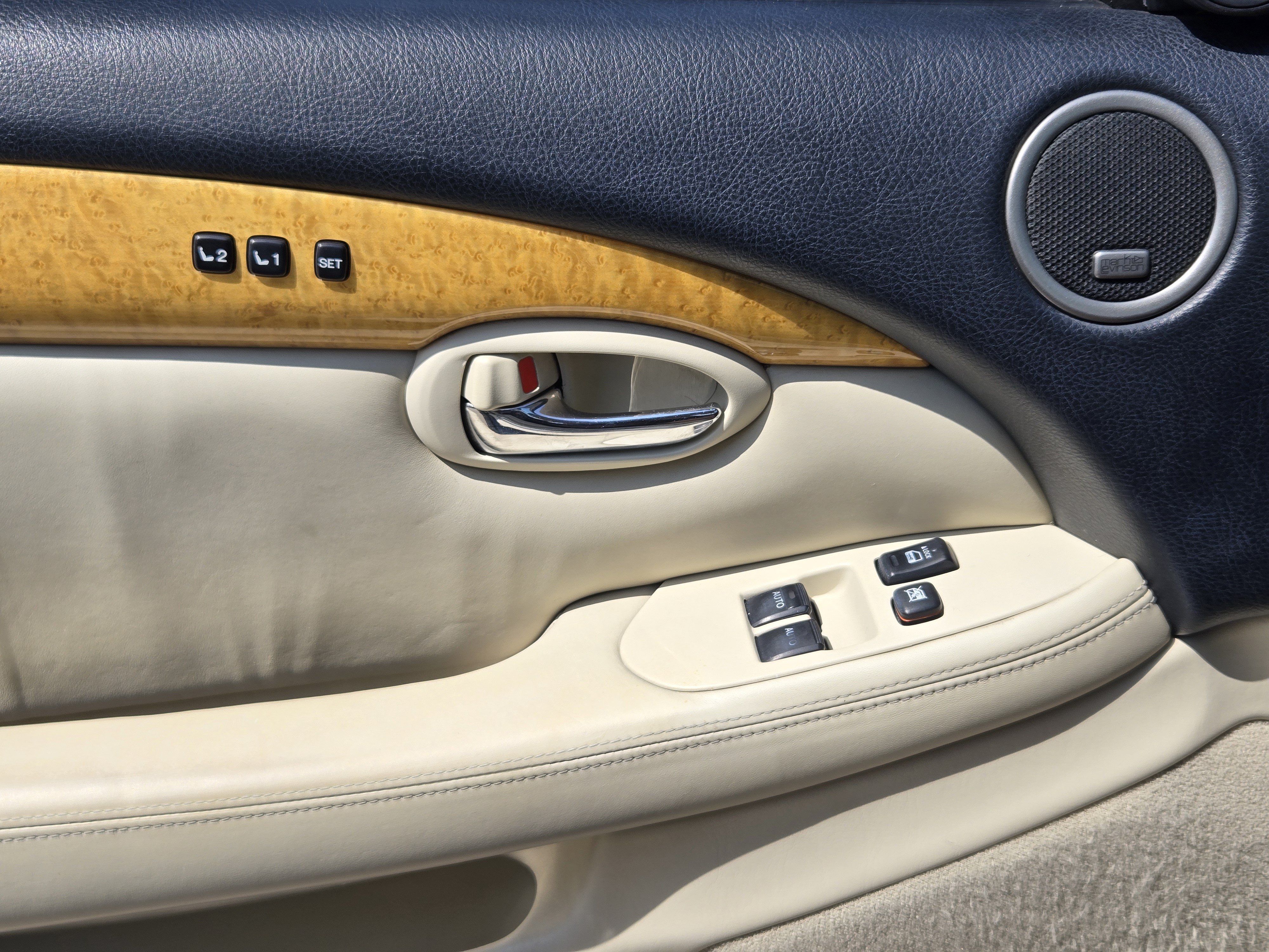 Used 2005 Lexus SC 430 Convertible RWD image 21