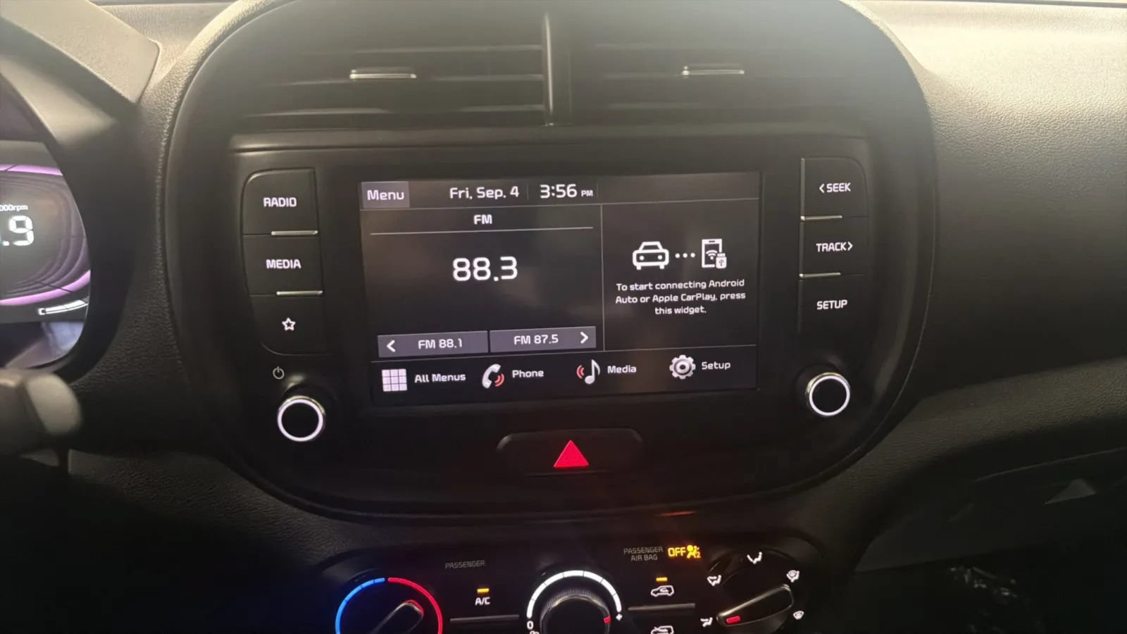 Used 2023 Kia Soul LX w/ LX Technology Package FWD image 13