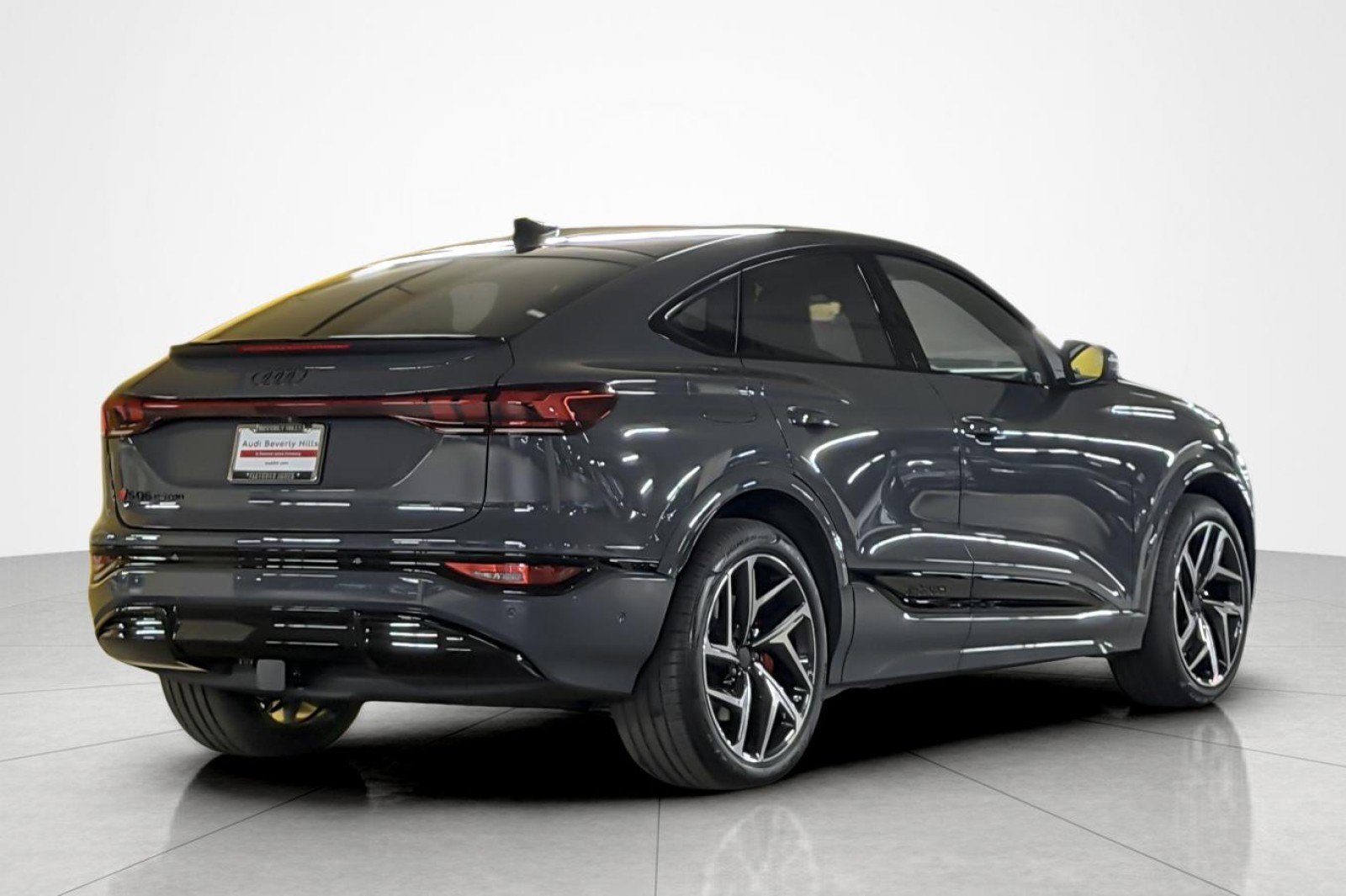 New 2027 Audi SQ6 e-tron Prestige AWD/4WD image 6