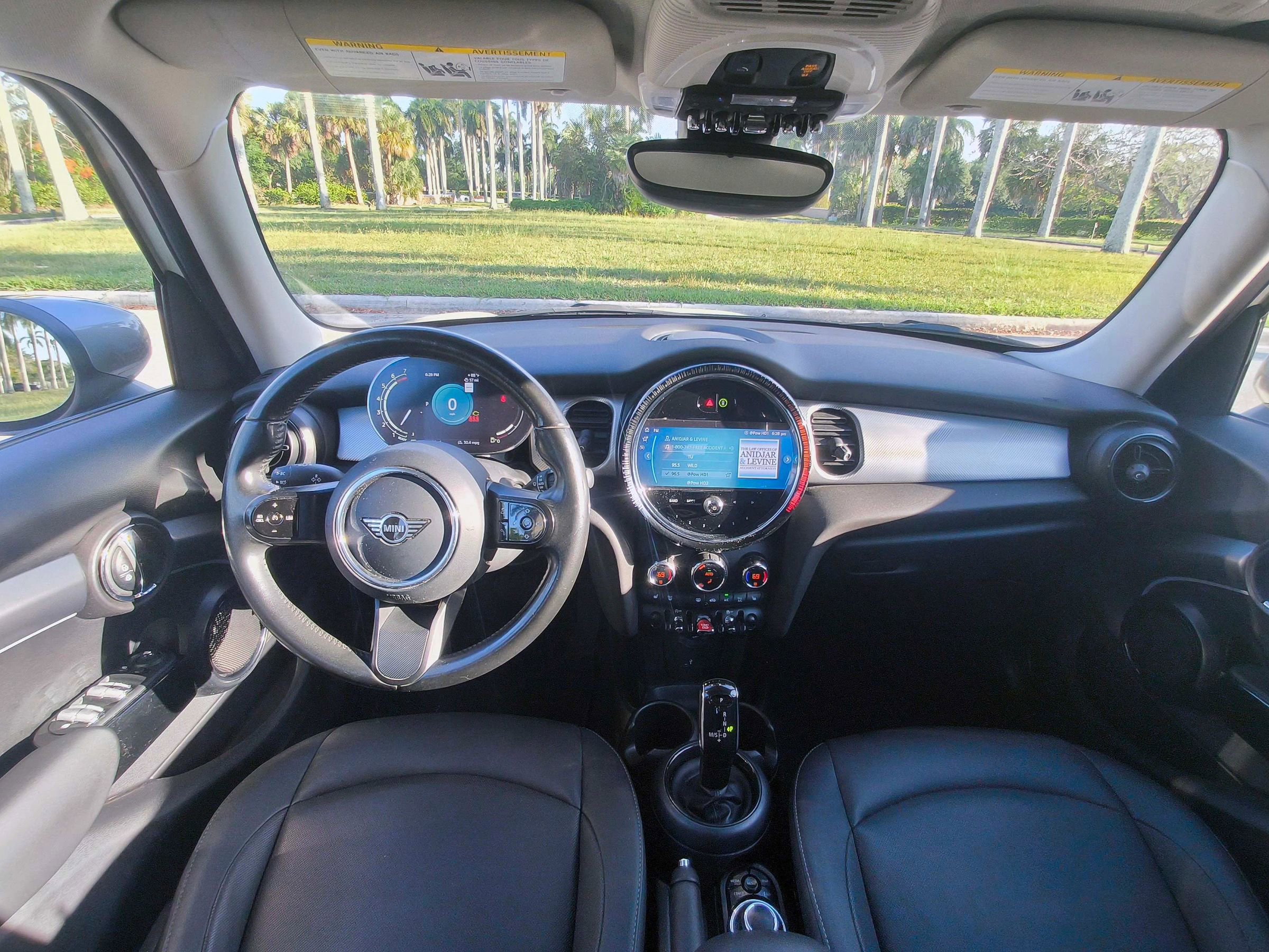 Used 2023 MINI Cooper 4-Door Hardtop FWD image 7