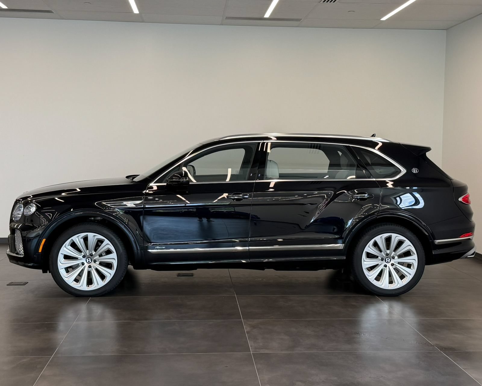 New 2026 Bentley Bentayga Extended Wheelbase AWD/4WD image 11