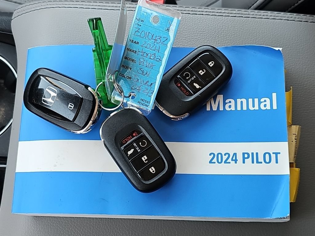 Used 2024 Honda Pilot Elite image 5