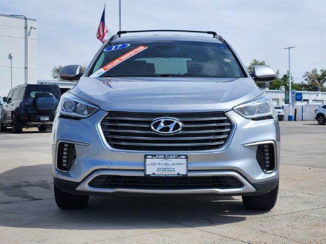 Used 2017 Hyundai Santa Fe SE AWD/4WD image 2