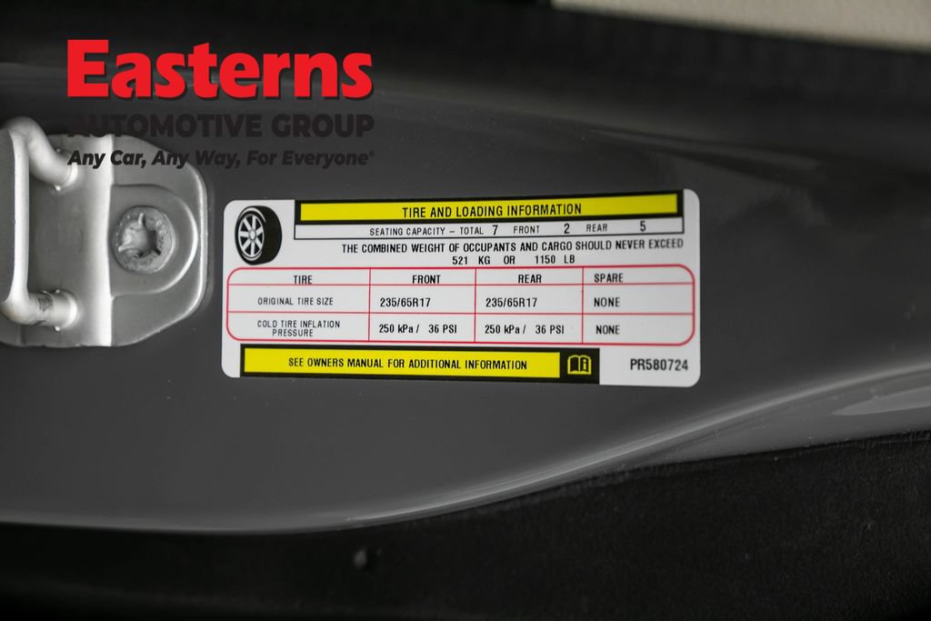 Used 2023 Chrysler Pacifica Touring-L FWD image 35