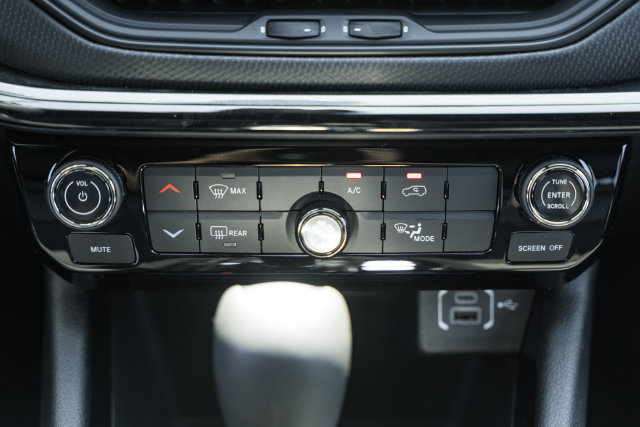 New 2026 Jeep Compass Latitude AWD/4WD image 29