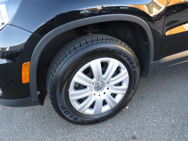 Used 2017 Volkswagen Tiguan S image 15