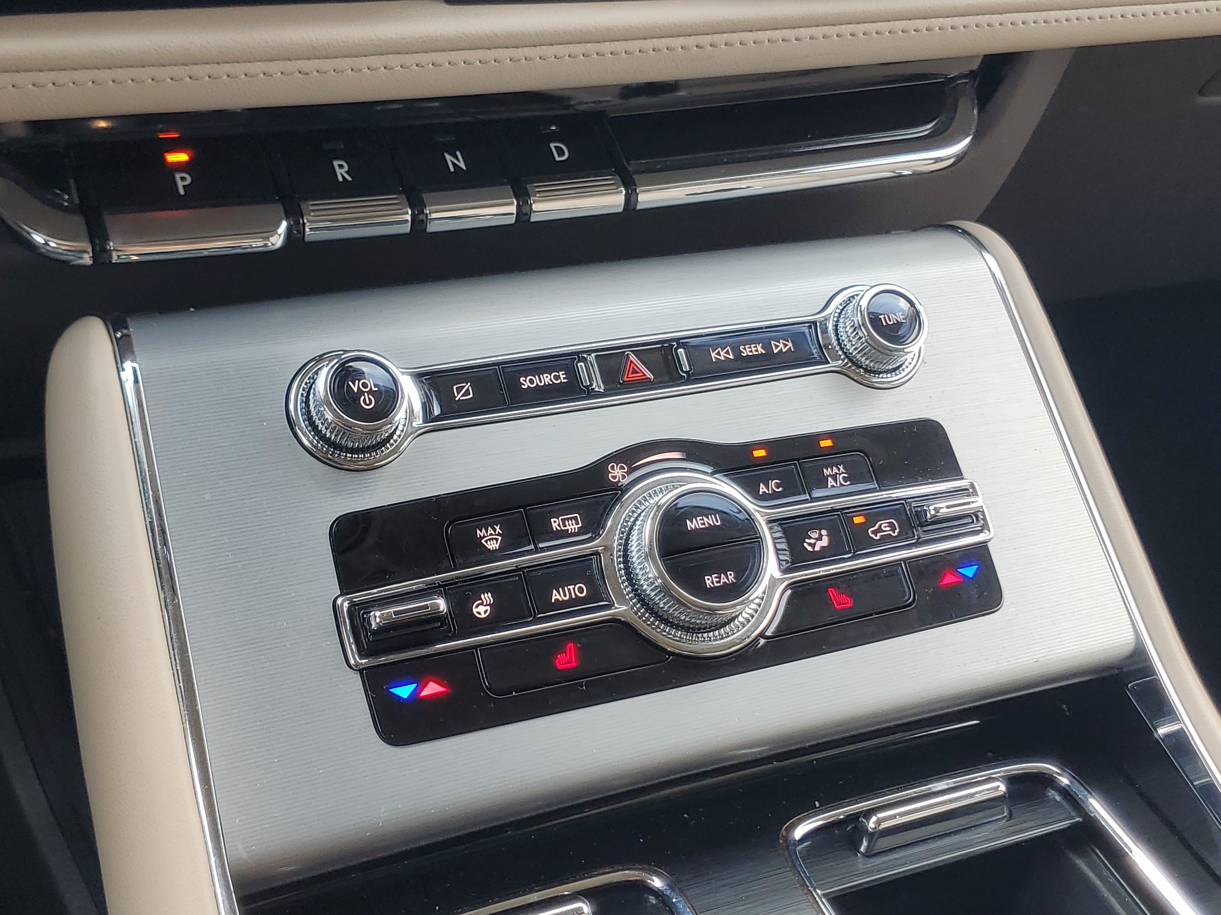 Certified 2024 Lincoln Aviator AWD w/ Premium Package image 18