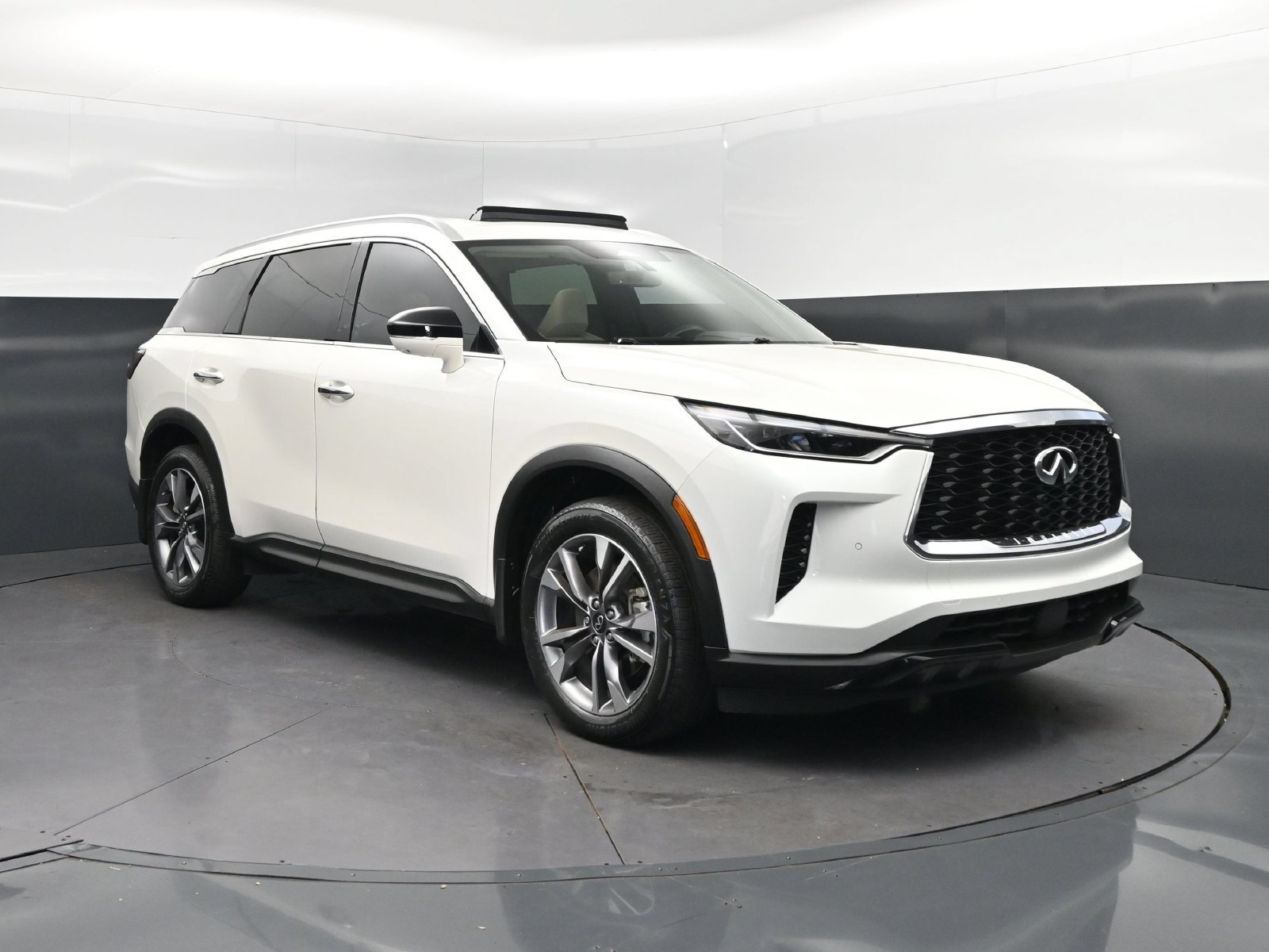 Used 2024 INFINITI QX60 Luxe FWD image 9