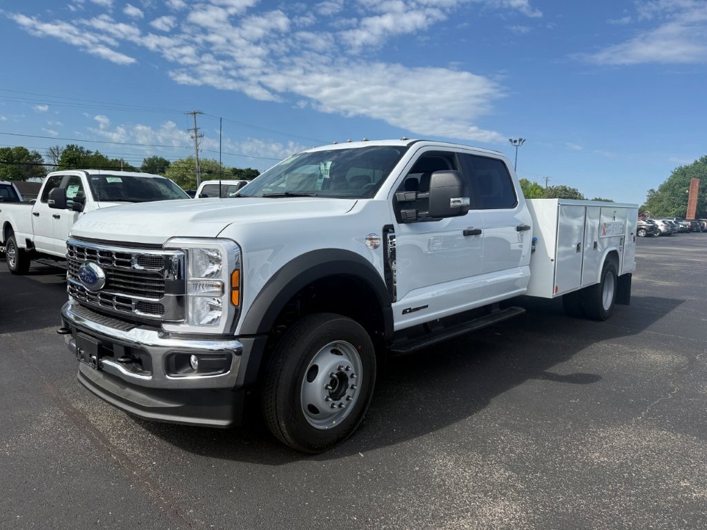 New 2026 Ford F550 4x4 Crew Cab image 4