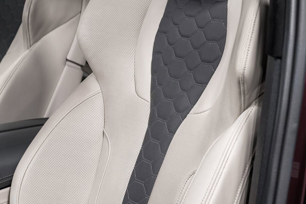 Used 2024 BMW X6 M Competition w/ Executive Package image 18