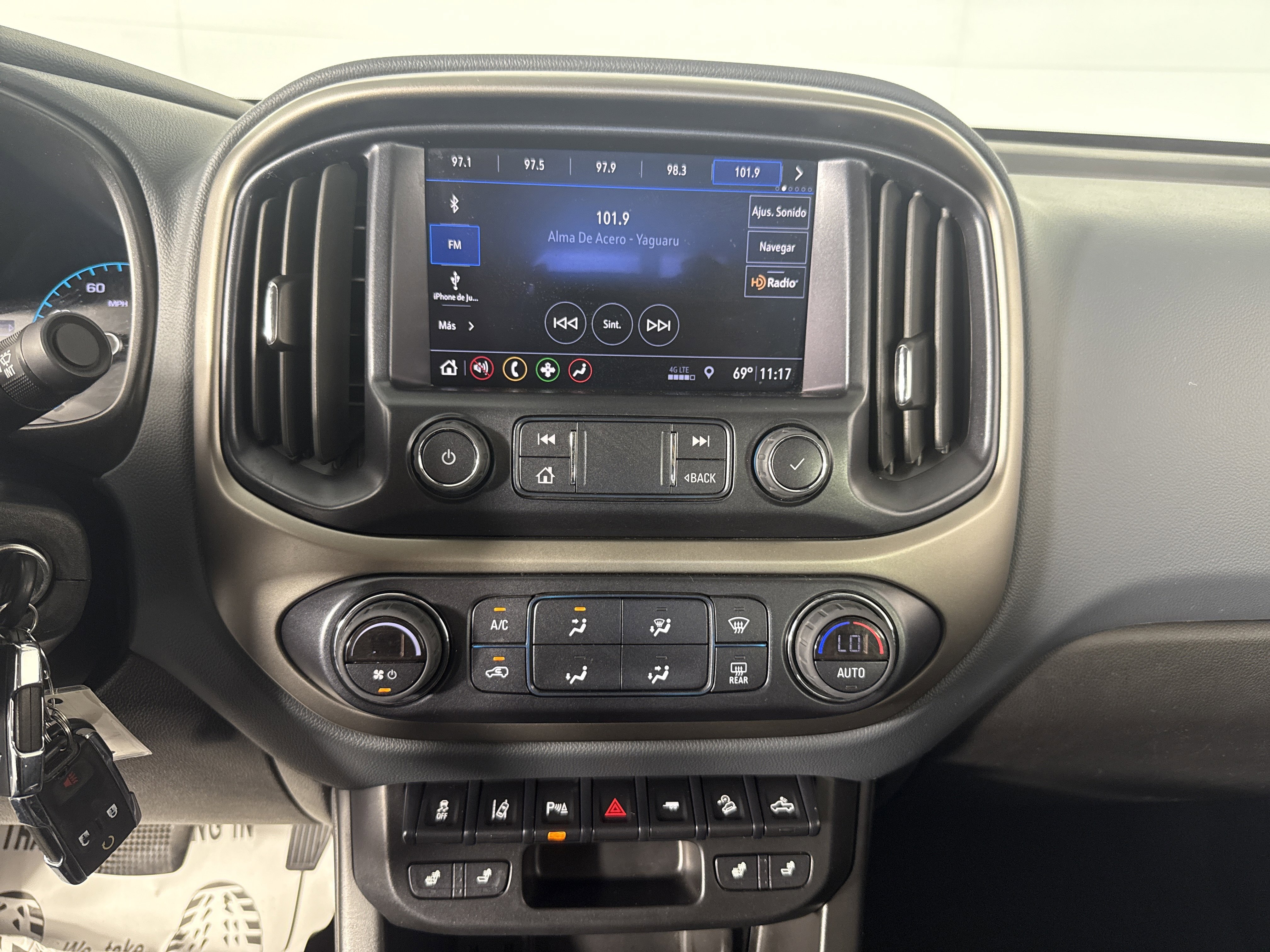 Used 2022 Chevrolet Colorado Z71 w/ Safety Package image 26