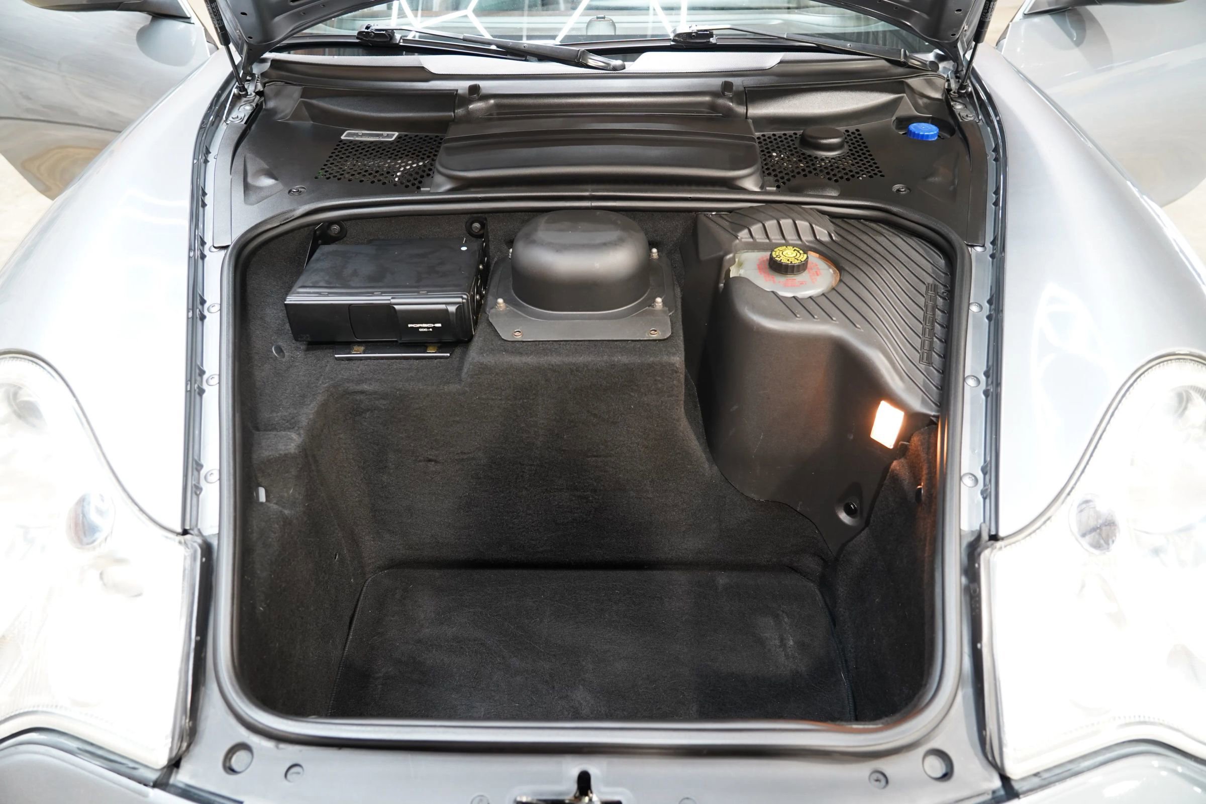 Used 2005 Porsche 911 Carrera 4S image 40