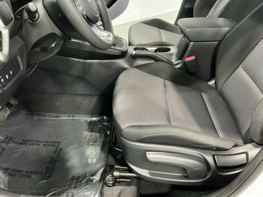 Used 2025 Kia Soul LX w/ LX Technology Package image 12