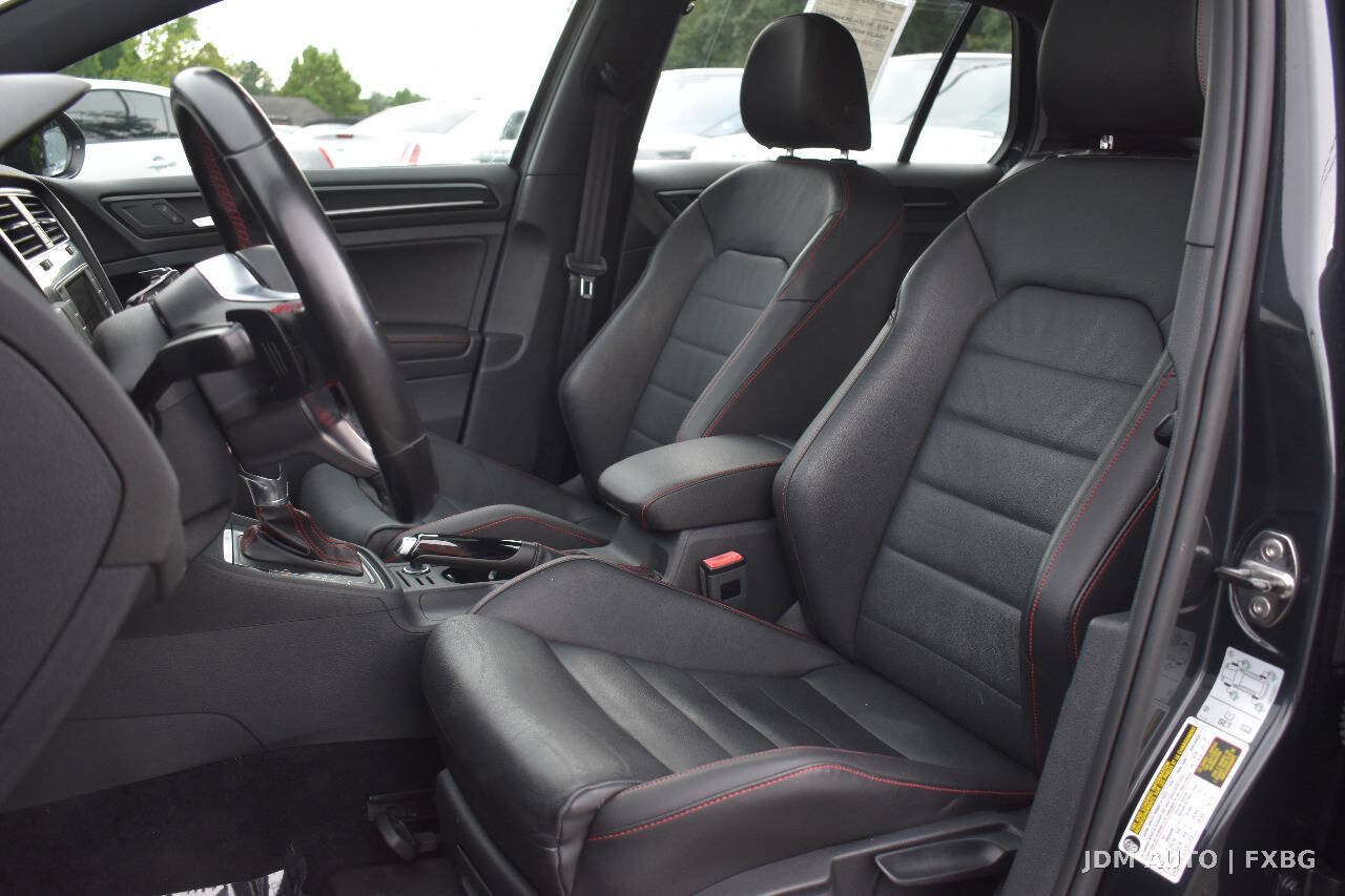 Used 2017 Volkswagen GTI SE FWD image 11