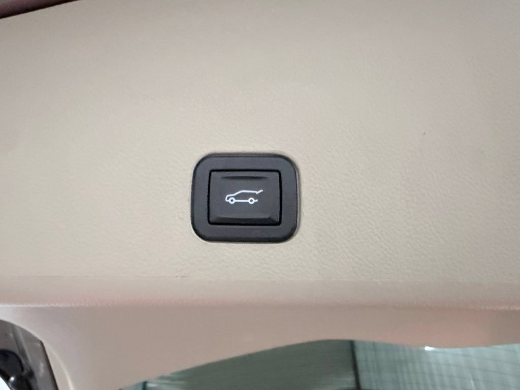 Used 2015 Cadillac SRX Premium FWD image 36