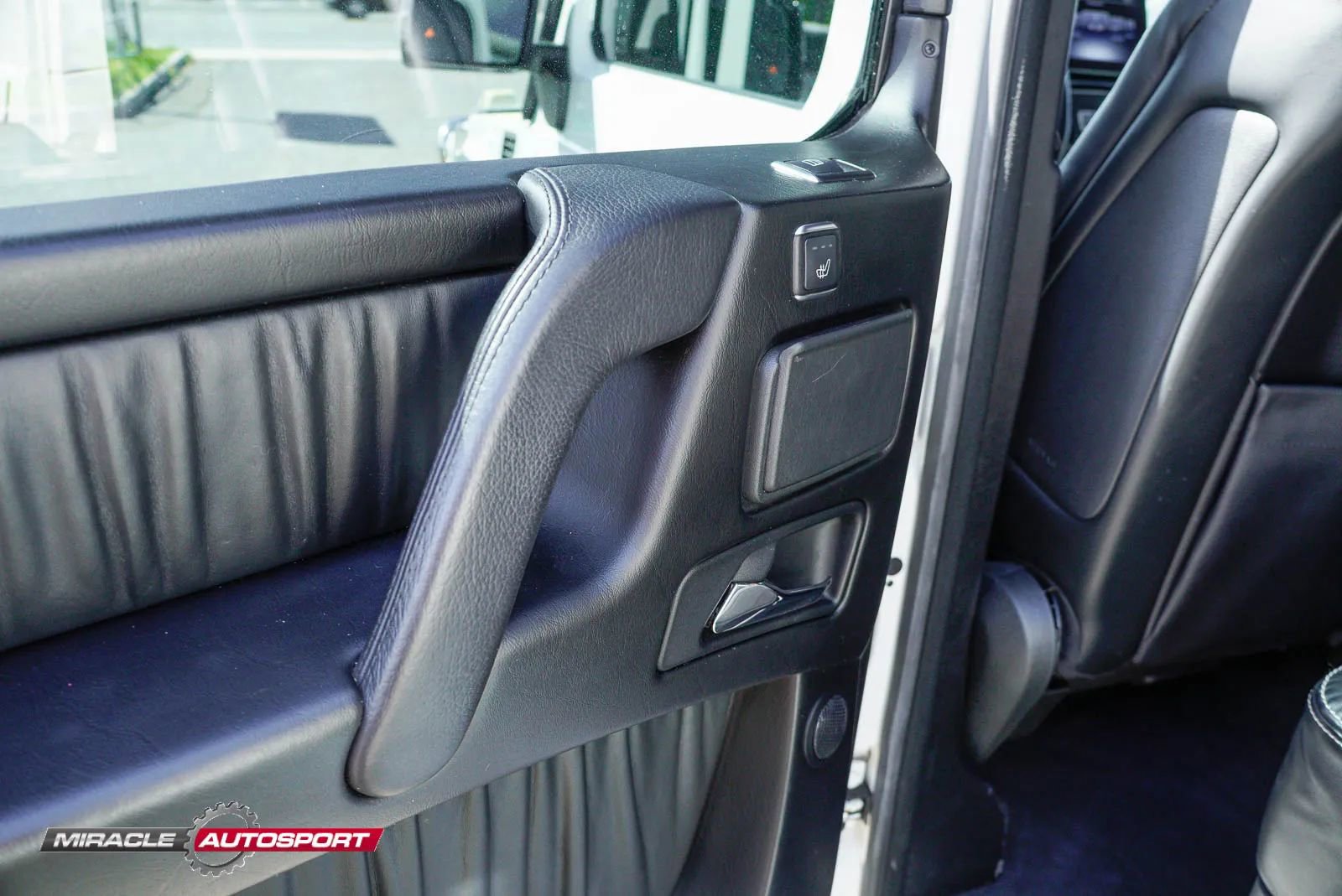 Used 2018 Mercedes-Benz G 63 AMG 4MATIC w/ Night Package image 23