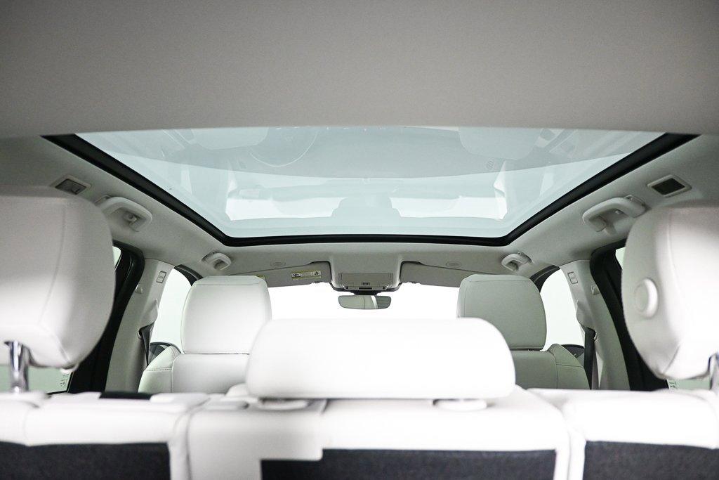 Used 2021 Land Rover Discovery Sport SE image 18