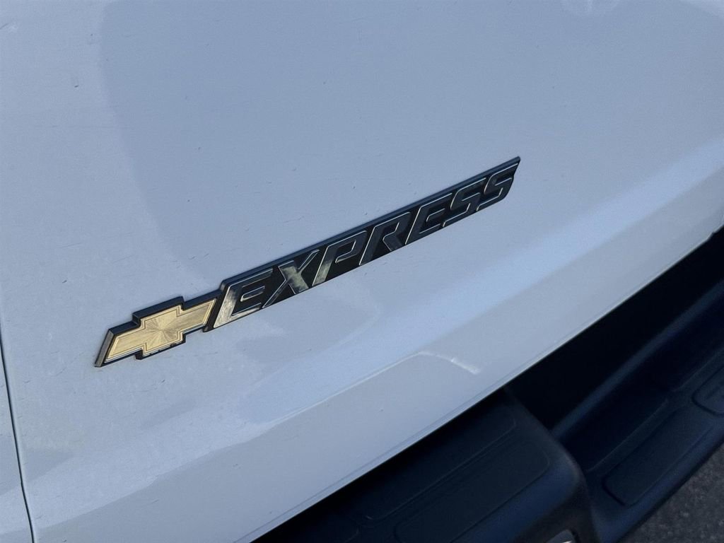 Used 2024 Chevrolet Express 2500 w/ Driver Convenience Package image 25