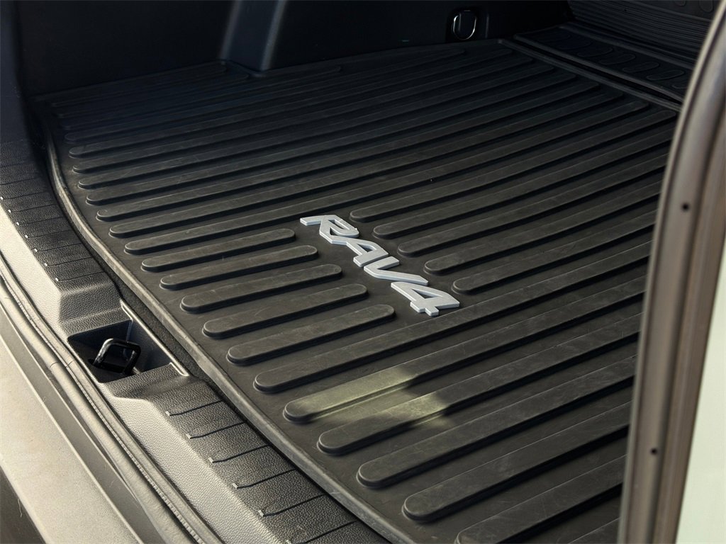 Certified 2022 Toyota RAV4 XLE image 28