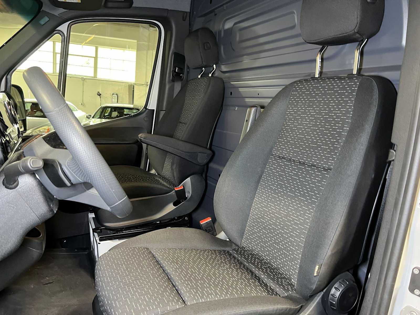 Used 2026 Mercedes-Benz Sprinter 2500 image 24