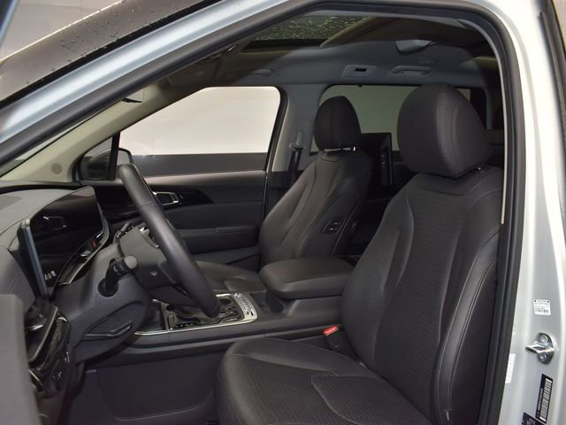 Certified 2025 Kia Carnival SX Prestige image 9