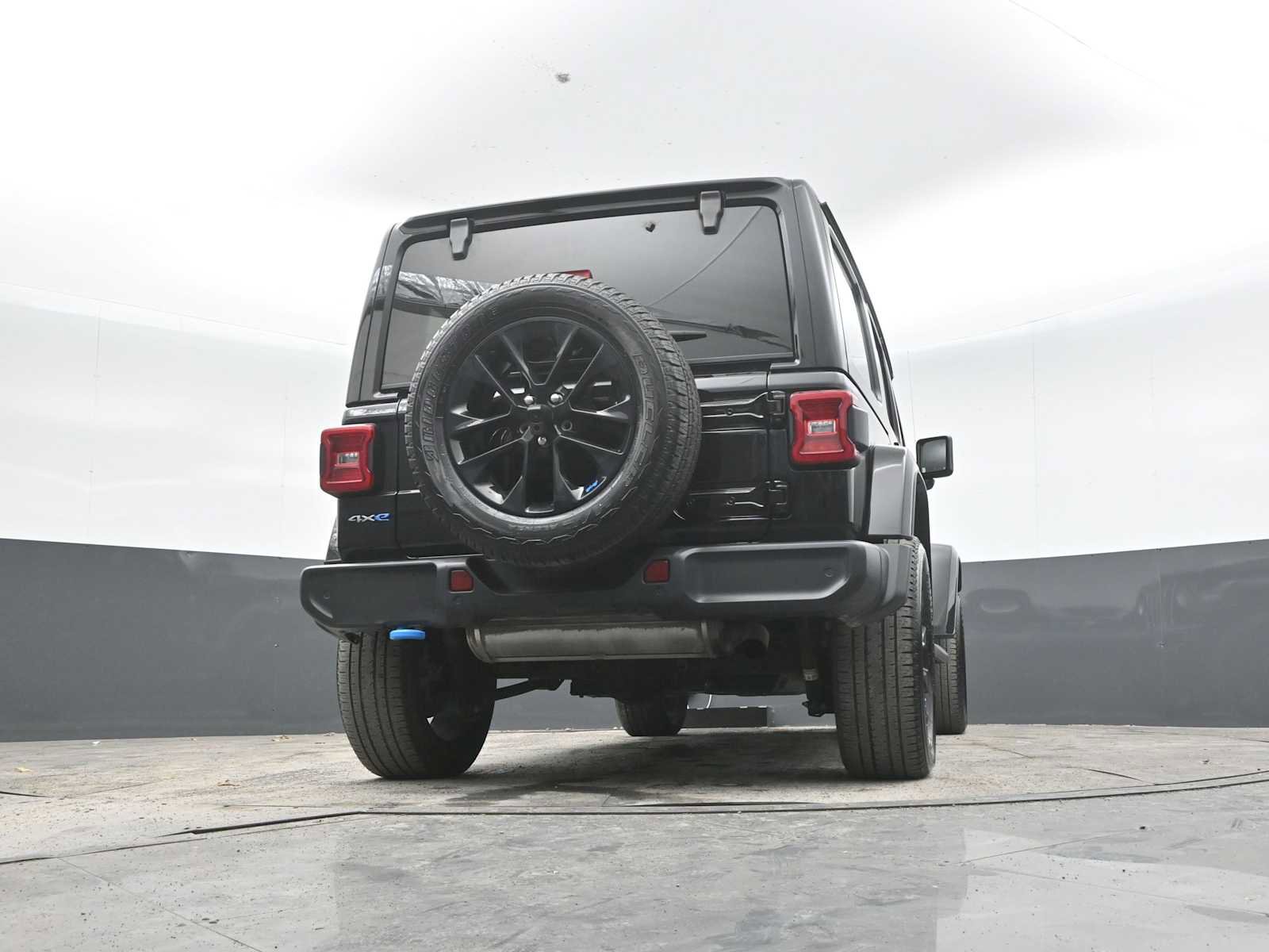 Used 2023 Jeep Wrangler Sahara w/ Cold Weather Group image 44