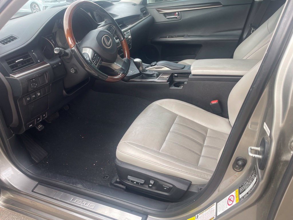 Used 2018 Lexus ES 350 w/ Luxury Package w/Wood Trim FWD image 8