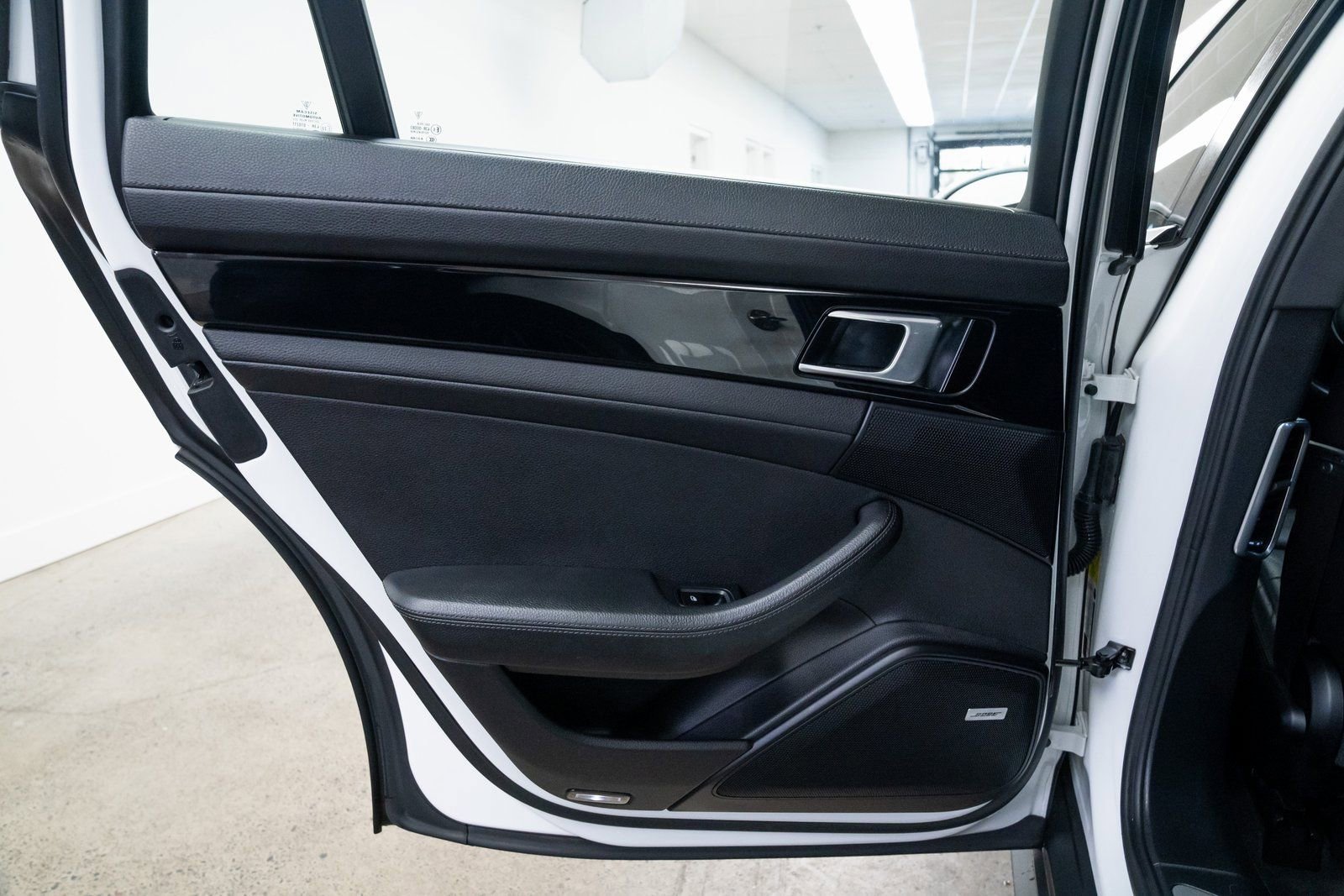 Used 2020 Porsche Panamera 4 image 19