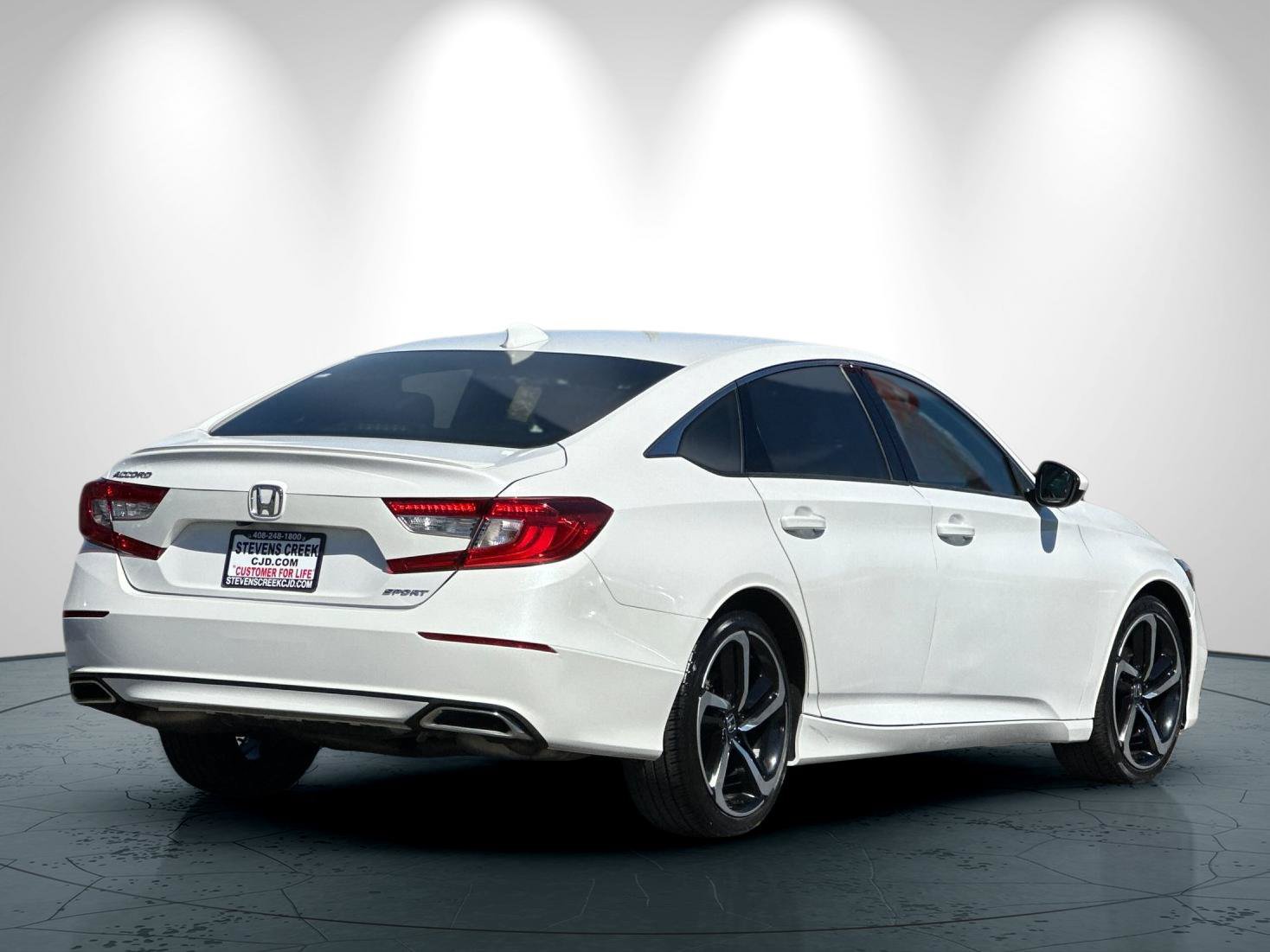 Used 2018 Honda Accord Sport image 4