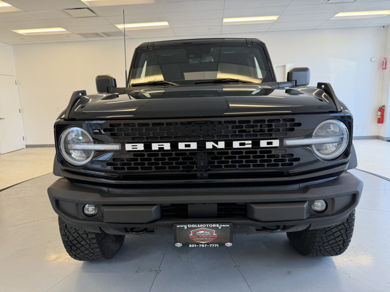 Used 2022 Ford Bronco Wildtrak image 2