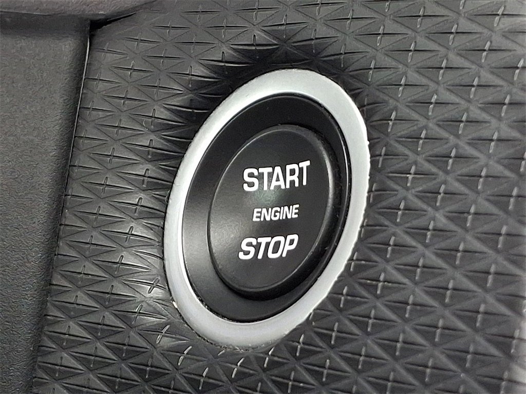 Used 2018 Land Rover Range Rover Velar S image 26