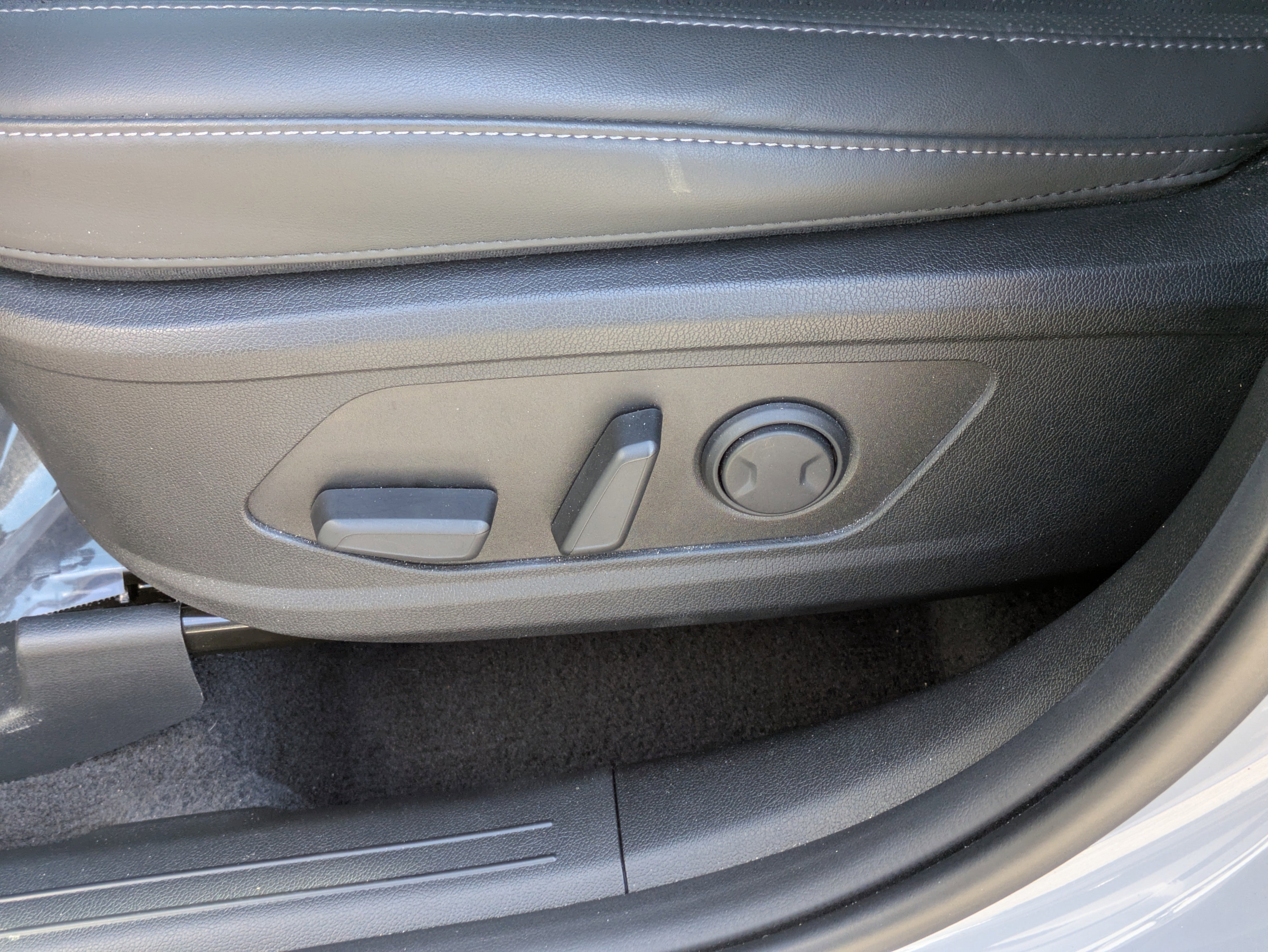 Used 2025 Kia Sorento SX image 23