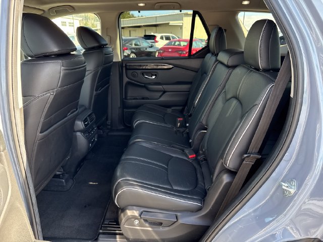 Used 2024 Honda Pilot Elite image 16