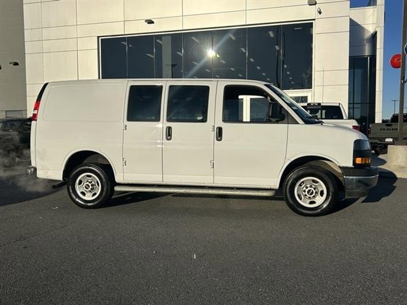Used 2024 GMC Savana 2500 w/ Driver Convenience Package image 4