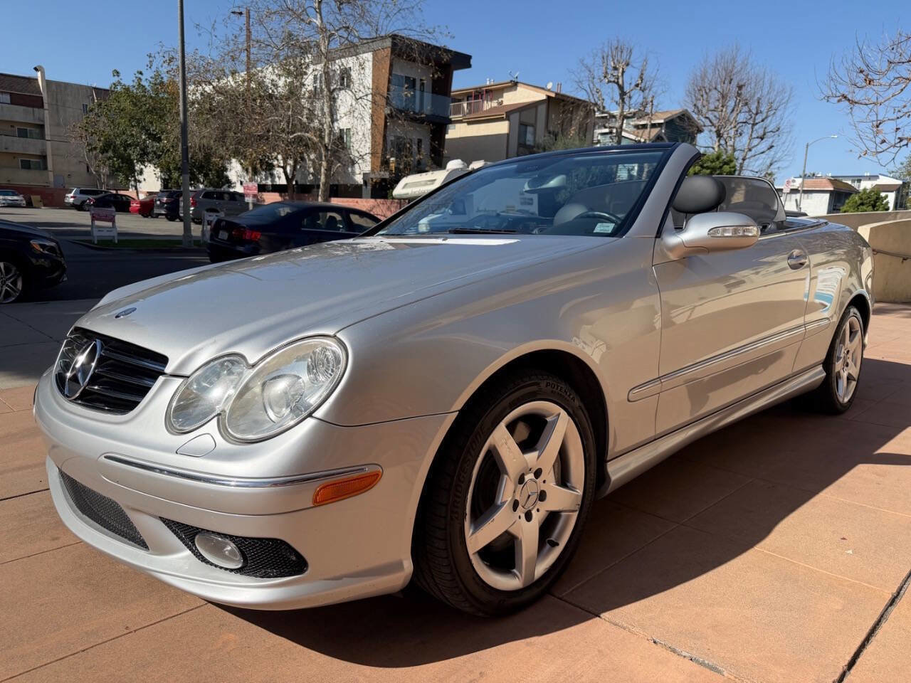 Used 2005 Mercedes-Benz CLK 500 Cabriolet w/ Lighting Pkg image 2