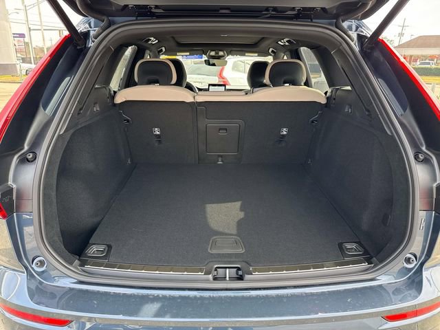 New 2026 Volvo XC60 B5 Plus w/ Climate Package image 10