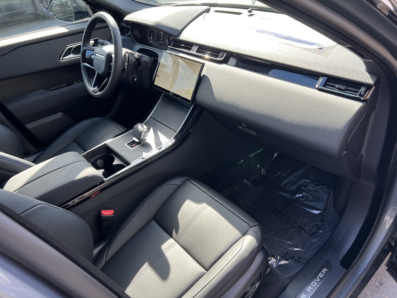 New 2025 Land Rover Range Rover Velar Dynamic SE image 7